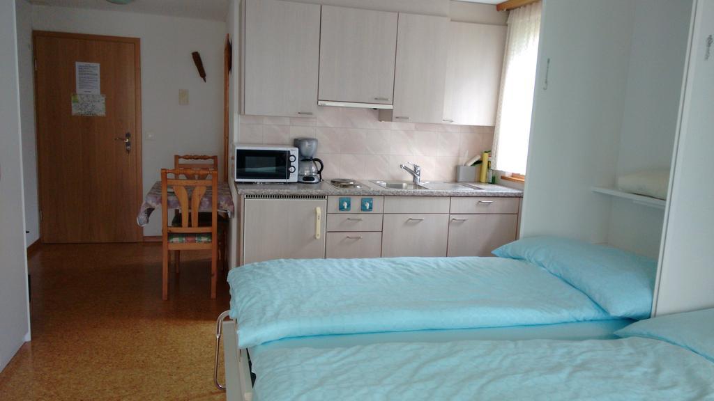 Studio Regli Anne-Maria Apartment อันเดอร์แมท ภายนอก รูปภาพ